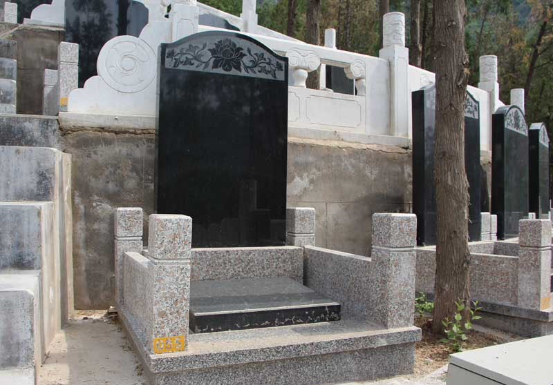 龙翠园三区:荣华碑